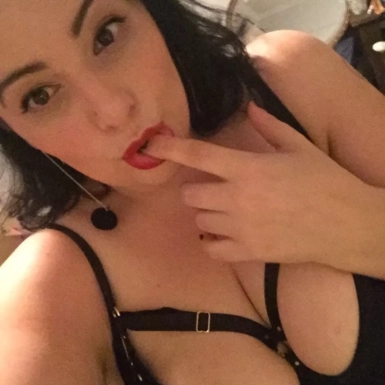 @femmefist