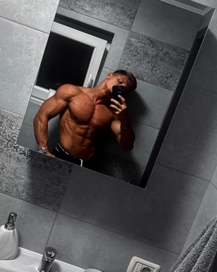 @kevin_muscle