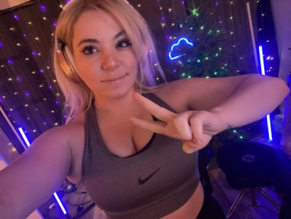 @curvyllama