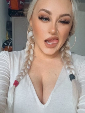 @emilylilyanne