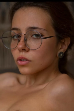 @petitenikolefree